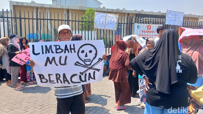 Warga di Pasuruan demo pabrik pencemar sungai Welang
