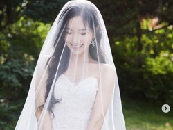 7 Foto Yookyung, Mantan Personel Apink yang Nikah Usai Fokus Kuliah