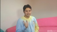Meski bentuk tubuhnya berubah drastis, Aliando merasa kondisinya jauh lebih baik saat ini. Foto: Ahsan/detikHOT