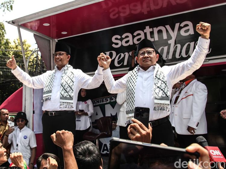 Anies-Cak Imin Orasi Politik Usai Daftar Pilpres di KPU