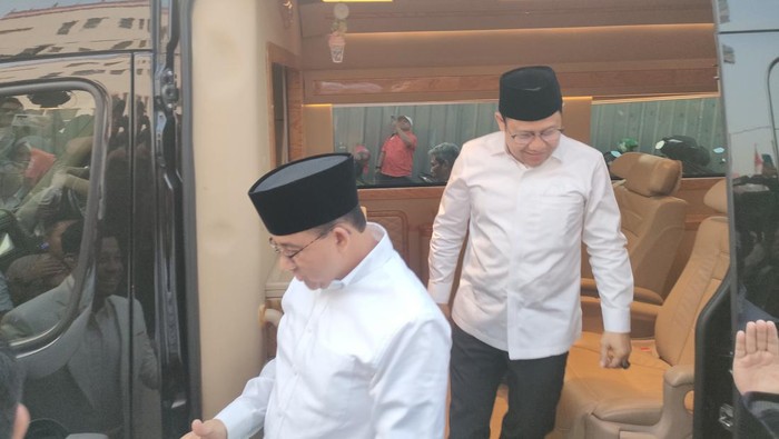 Anies dan Cak Imin jelang mendaftar ke KPU (Rizky Adha/detikcom)