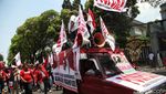 Ekspresi Meriah Relawan Ganjar-Mahfud Meski Cuaca Terik