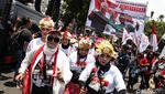 Ekspresi Meriah Relawan Ganjar-Mahfud Meski Cuaca Terik