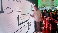 Kota Kata Kita menampilkan Purwarupa yang memadukan kecerdasan artificial dengan sentuhan seni rupa, grafis, dan visual percakapan warga kota lewat karya seni.