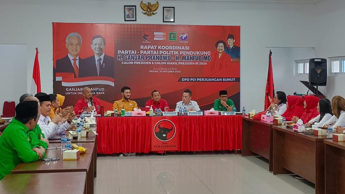 Foto: Partai pengusung Ganjar-Mahfud berkumpul di Kantor DPD PDIP Sumut (Istimewa)