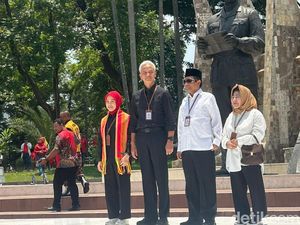 Video Mahfud Cerita Baju Putih Pilpres 2019 Pancing Gelak Tawa Ganjar-Puan