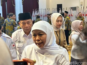 Ditanya soal Cawapres Prabowo, Khofifah: Kerja, Kerja, Kerja!