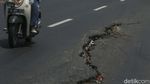 Hati-hati! Jalan Rusak di Kalimalang Cikarang Banyak Makan Korban