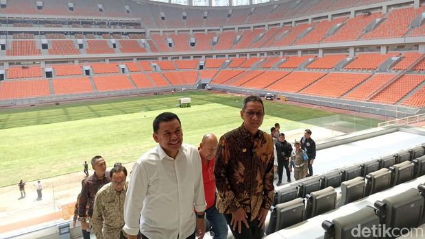 Heru Budi Tinjau Pemasangan Rumput hingga Akses Tambahan JIS