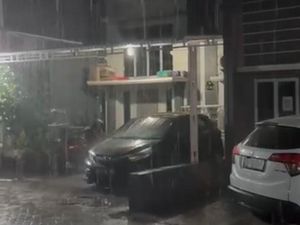 Wilayah Barombong Makassar Diguyur Hujan Dini Hari Tadi, Begini Cerita Warga