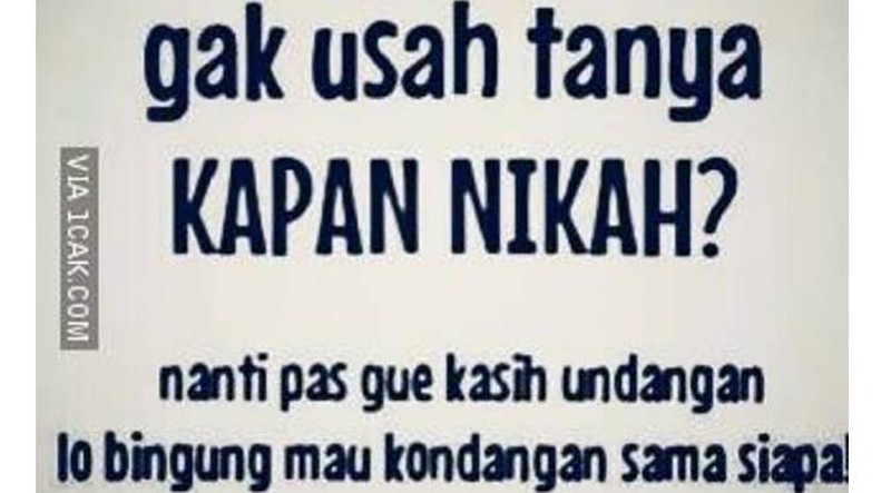 Sudah nggak zaman nanya kapan nikah ke orang lain. Kalau kamu sering dijadikan target pertanyaan ini, berikut ini ide untuk menjawabnya.