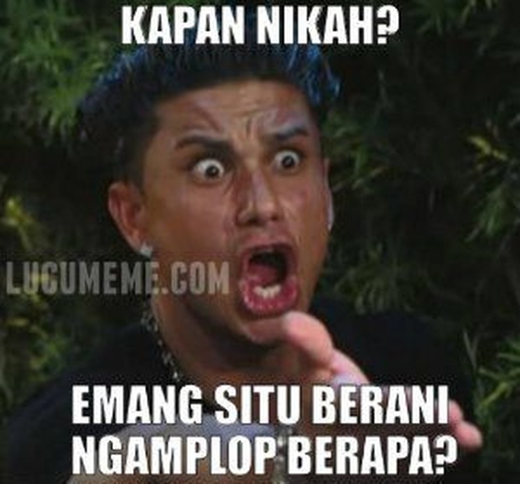 Sudah nggak zaman nanya kapan nikah ke orang lain. Kalau kamu sering dijadikan target pertanyaan ini, berikut ini ide untuk menjawabnya.