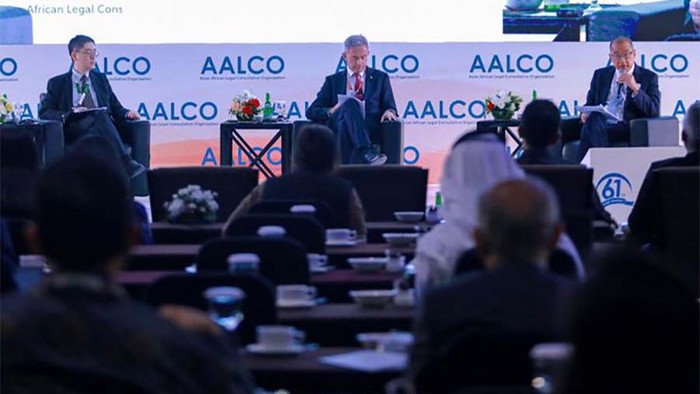 Indonesia Berbagi Pengalaman Perjuangkan Aset Negara di Forum AALCO Forum Asian African Legal Consultative Organization (AALCO) ke-61 digelar di Bali. Di forum ini, Indonesia berbagi pengalaman memperjuangkan aset negara.