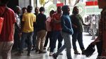 Jelang Sidang Vonis, Pendukung Lukas Enembe Penuhi Pengadilan Tipikor