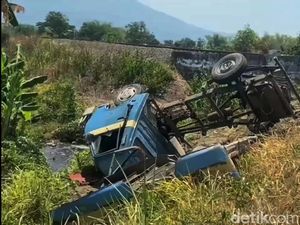 Penampakan Pikap Ringsek Terhantam KA Penataran di Pasuruan