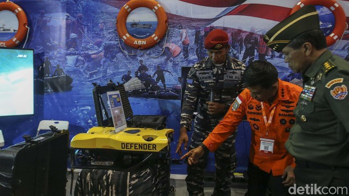 Kabasarnas Buka Pameran EDRR Indonesia 2023 Pameran Emergency Disaster Reduction & Rescue (EDRR) Indonesia 2023 digelar di Hall B JlExpo Kemayoran. Acara ini dibuka oleh Kepala Basarnas.
