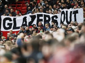 Gary Neville ke Keluarga Glazer: Cepat Tinggalkan MU!