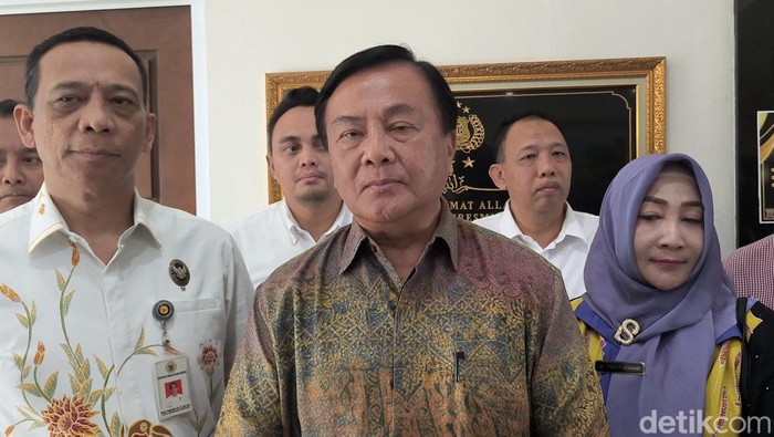 Kompolnas Irjen (Purn) Benny Mamoto