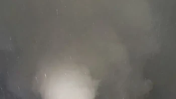 Badai tornado dan pelangi muncul pada waktu yang bersamaan. Foto: Brightside