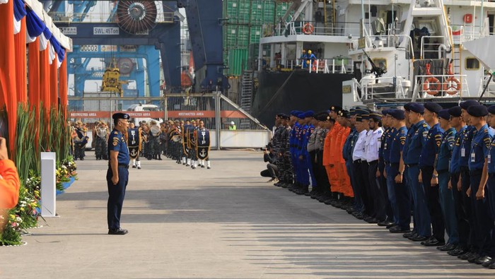 Latihan penanganan pencemaran minyak di laut