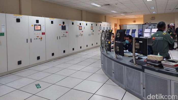 Melihat Ruang Kontrol PetroChina, bisa Pantau Produksi Gas dari Sumur-Diekspor Detikcom melihat fasilitas Betara Gas Plant (BGP) yang dioperasikan PetroChina Internasional Jabung Ltd. Fasilitas yang dapat dilihat hanya control room BGP.
