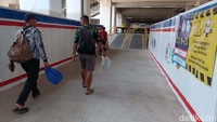 Dari informasi yang dihimpun, sejumlah peron di lantai 1 tersebut direncakan untuk melayani kereta komuter Bekasi Line. Sementara untuk proyek di lantai 3 yakni rel layang, empat jalur diperuntukkan untuk kereta komuter Bogor Line, dan enam jalur dibuat untuk melayani Kereta Api Jarak Jauh (KAJJ).  