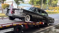 Sementara itu, Sekjen PDIP Hasto Kristiyanto juga membeberkan alasan batalnya Ganjar-Mahfud menaiki mobil dinas terakhir Sukarno. Dia mengungkap memang ada perubahan rencana.