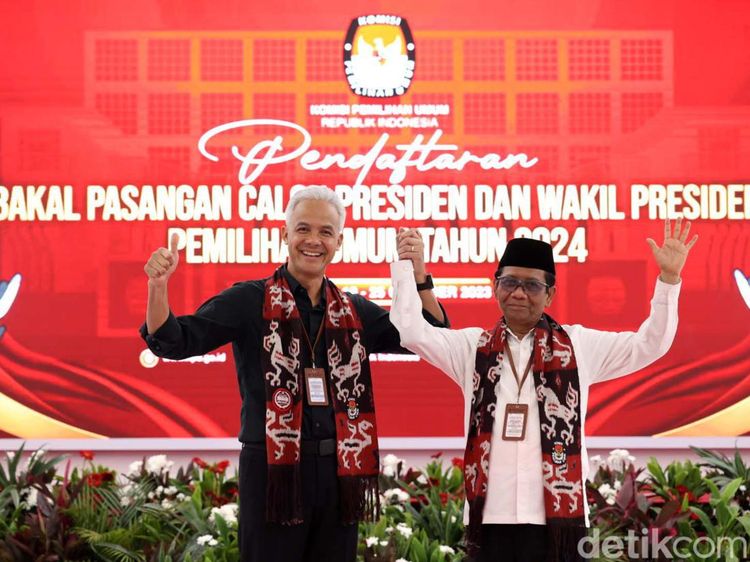 Momen Ganjar-Mahfud Md Daftar Capres-Cawapres ke KPU