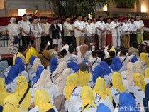 Momen Prabowo Nyanyi Ya Lal Wathon Bareng Relawan