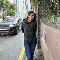 Aktris cantik Nabila Syakieb tampaknya sedang asik menghabiskan waktu liburnya dengan mengunjungi Korea. Melalui akun Instagram pribadinya Nabila membagikan foto-foto dirinya selama di sana. Foto: Instagram/@nsyakieb85