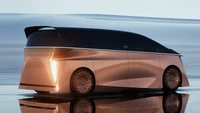 Mobil ini memiliki fungsionalitas V2X (Vehicle-to-Everything) dan baterai berkapasitas tinggi yang memungkinkan listrik disuplai ke rumah, toko, dan kantor, saat bepergian dan dalam berbagai acara bisnis. Foto: Dok. Nissan