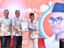 Budayawan Sejarah Novi Basuki Terima Marga Tionghoa