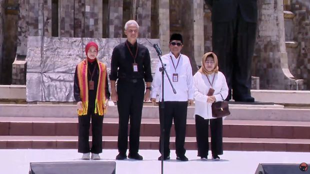 Pasangan calon Ganjar Pranowo dan Mahfud Md akan mendaftarkan diri ke KPU siang ini. Sebelum ke KPU, keduanya akan menyambangi Tugu Proklamasi. (Tangkapan Layar Youtube PDI Perjuangan)