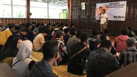 Ketua Komunitas Pemuda Bangkit mengatakan siap mendukung Gibran sebagai cawapres 2024, karena ini merupakan kesempatan emas bagi  kaum muda. 