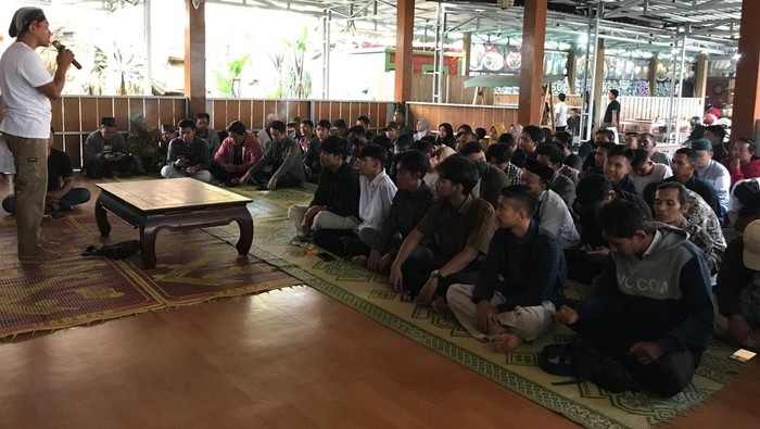 Pemuda Bangkit Kabupaten Gunungkidul Deklarasi Dukung Gibran Pemuda Bangkit Kabupaten Gunungkidul Deklarasi Dukung Gibran