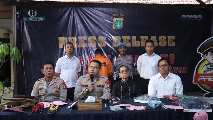 Polsek Mampang Prapatan menangkap pencuri kotak amal yang sudah beraksi di 6 masjid di wilayah Jakarta Selatan.