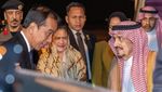 Potret Jokowi Tiba di Riyadh, Bakal Hadiri GCC-Bertemu Pangeran MBS