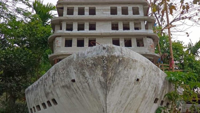 Rumah mirip kapal Titanic via Oddity Central