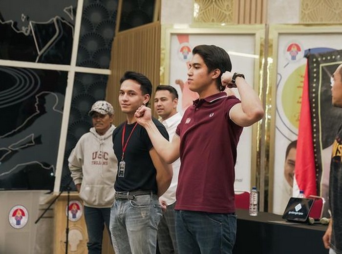 Serunya El Rumi Saat Mampir ke Resto Salt Bae hingga Makan di Pesawat Pribadi