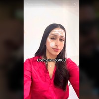 Ia pun tidak ragu membagikan pengeluarannya dan suami yang tergolong fantastis kepada netizen. Foto: TikTok/Instagram Sofia Kralow