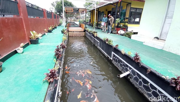 Suasana Kampung Leuwihieum Kelurahan Sukarindik Kecamatan Bungursari yang ditata warga secara swadaya.