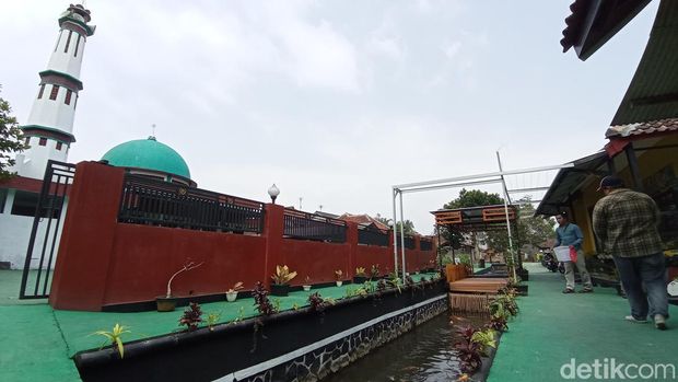 Suasana Kampung Leuwihieum Kelurahan Sukarindik Kecamatan Bungursari yang ditata warga secara swadaya.