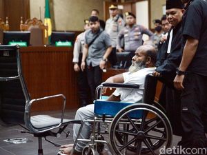 Gagalnya KPK Buktikan Lukas Enembe Terima Duit Puluhan Miliar