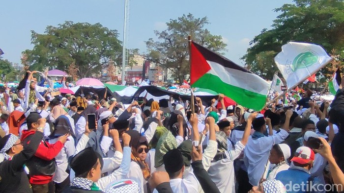 Aksi Ciamis Bela Palestina, ribuan santri gelar doa bersama untuk keselamatan Rakyat Palestina.