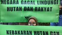 Walhi mendesak KLHK untuk melakukan penegakan hukum terhadap perusahaan yang terindikasi terlibat dalam karhutla di berbagai daerah.  