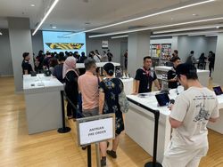 Penampakan Antrean Mengular Pemesanan iPhone 15 di iBox