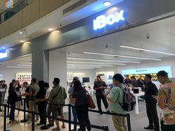 Penampakan Antrean Mengular Pemesanan iPhone 15 di iBox
