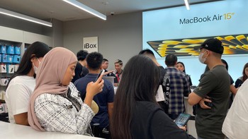 Ada pula program cicilan 0% dengan bonys free cicilan dua bulan. Foto: Erajaya