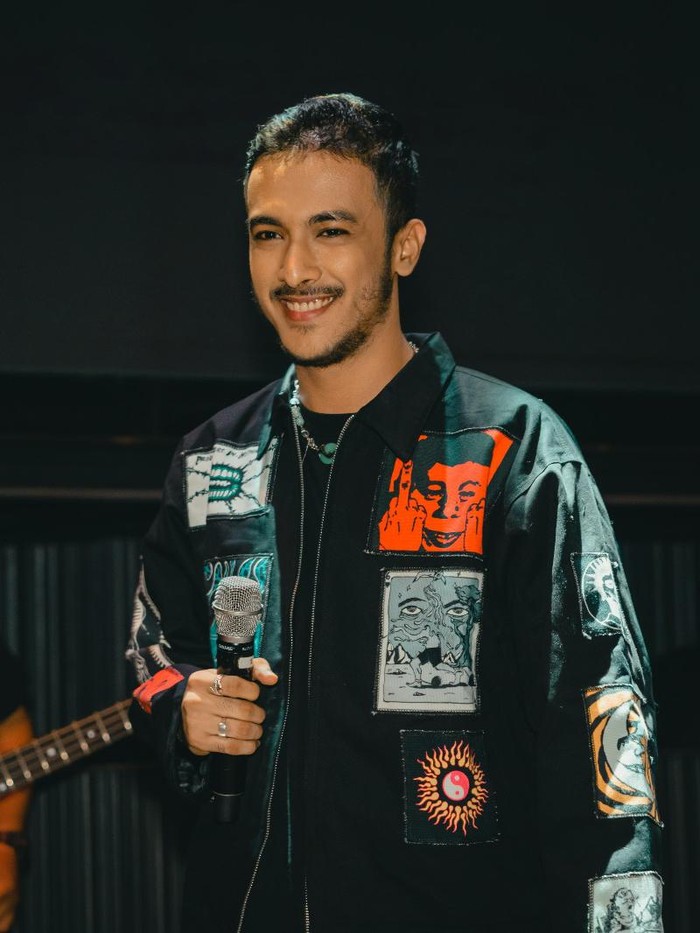 Aziz Hedra Aziz Hedra