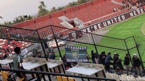 Laga Bali United versus Persebaya di Stadion Kapten I Wayan Dipta, Gianyar, Jumat (20/10/2023).